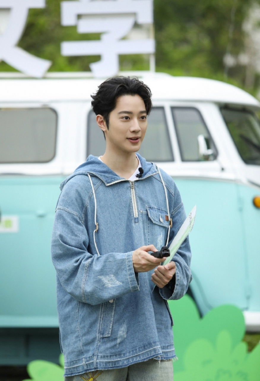 【赖冠霖退圈】赖冠霖发文称:"经过再三考虑,本人将转变赛道.