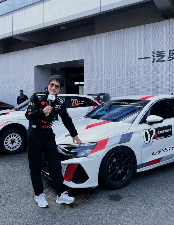 韩寒和林志颖哪个赛车水平更高. 怎么说呢