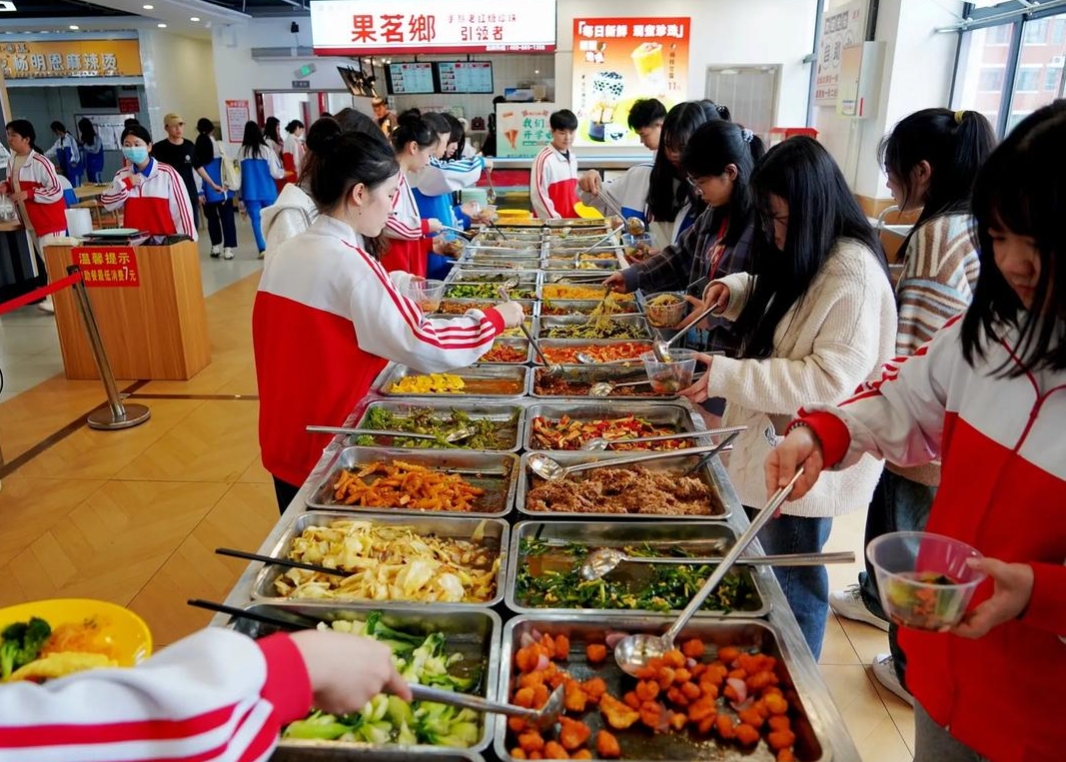 能承包食堂的,怎么可能不会做鱼