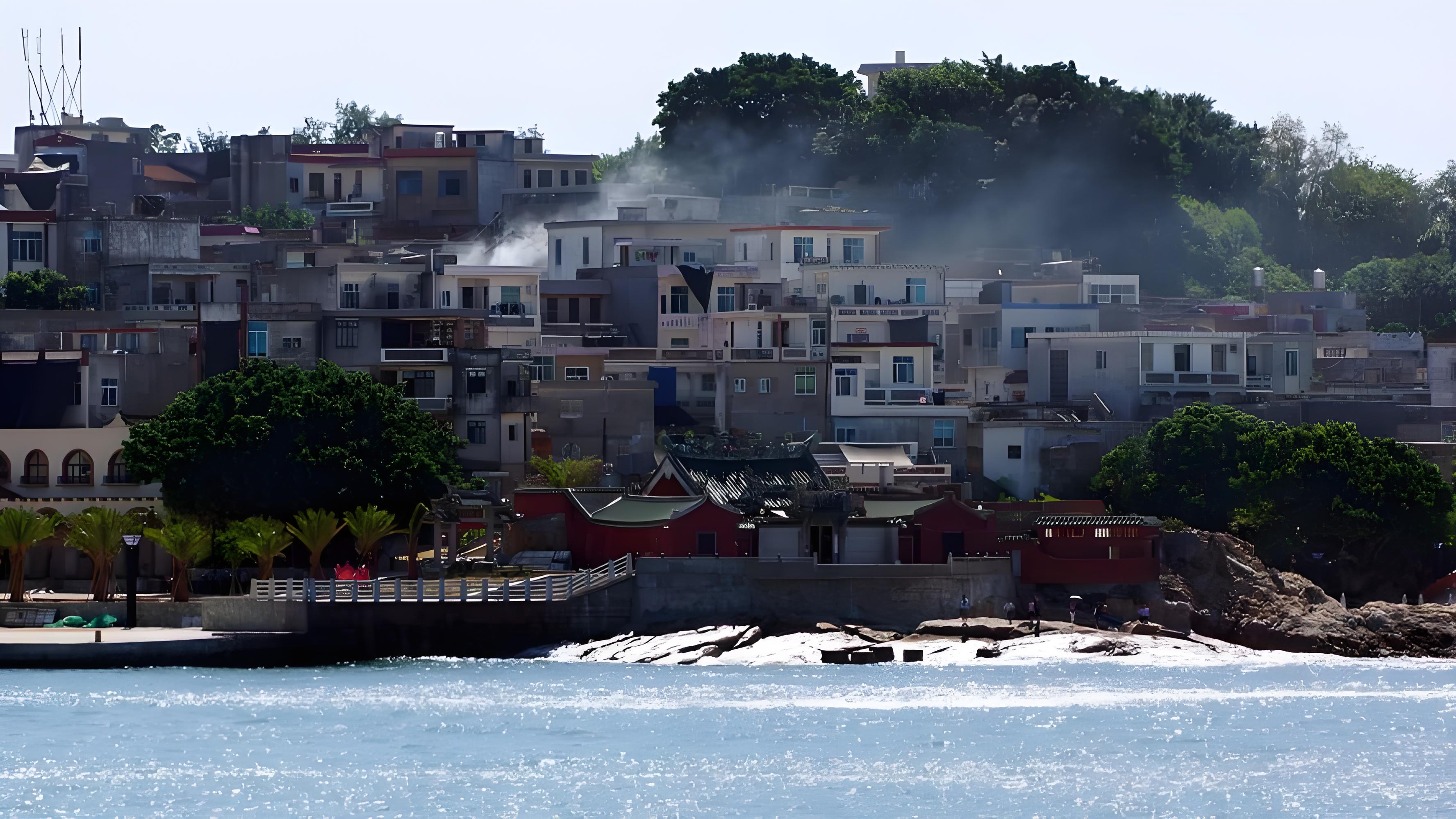 东山岛,位于中国福建省漳州市,是一个风光旖旎的海岛,以其独特的兹换
