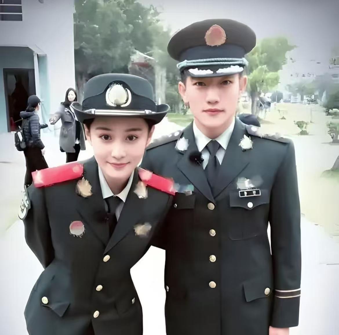 张馨予老公何捷在部队荣获个人二等功2次,三等功1次