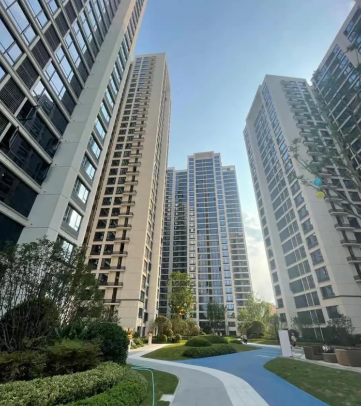 从网上房产交易状况来看,泰安东部高层住宅区"博城社区"75平方米的