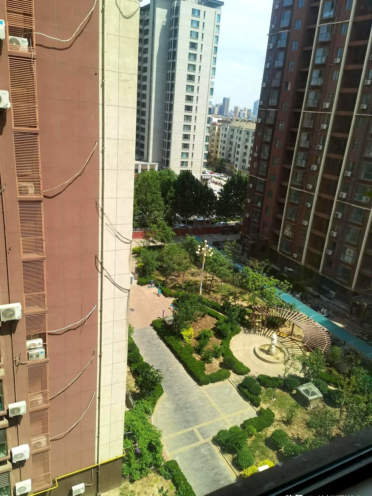 我的这套房子位置挺不错的是5中学的学区房离重点高中一中也很近