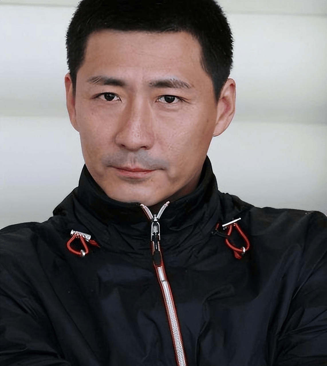 演员张子健说,我本来也没有什么功夫,却拍了不少动作戏,大家都以为我