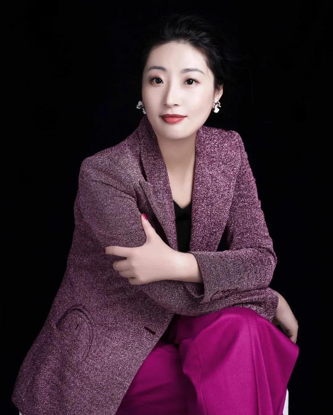 针对宗馥莉的当前形势,我持有以下三点不同看法:  1.