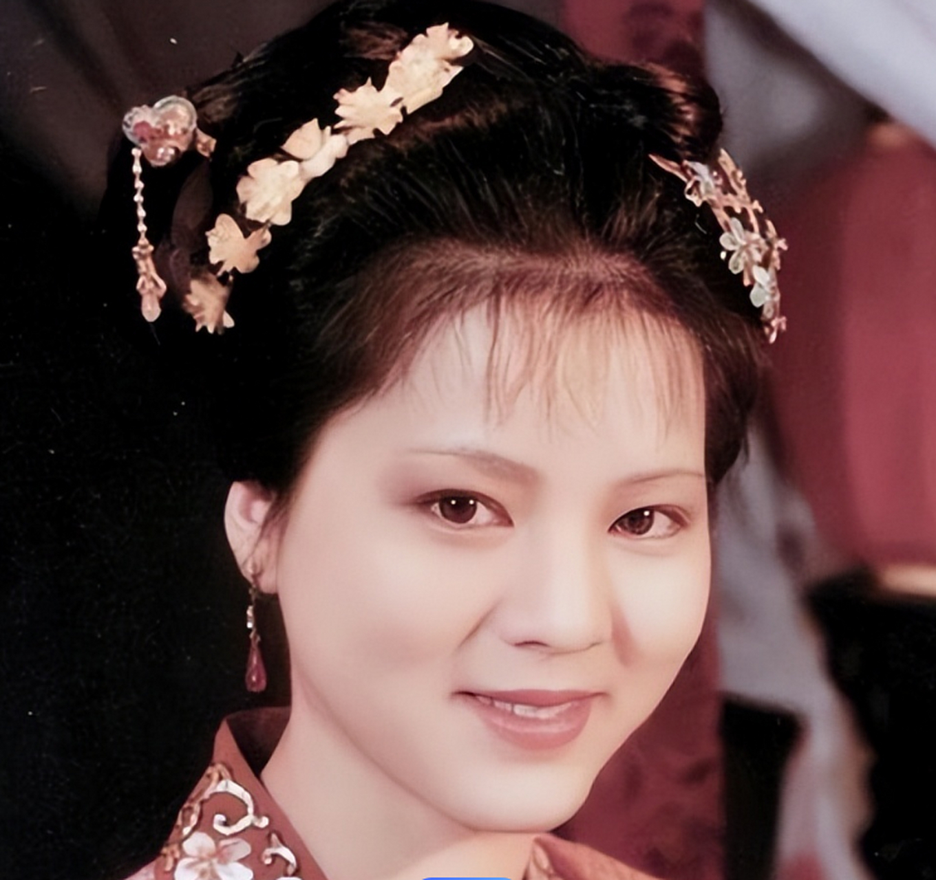 剧组也没有马虎,专门到黄梅戏剧团挑选演员,选中了马兰,吴亚玲和袁枚