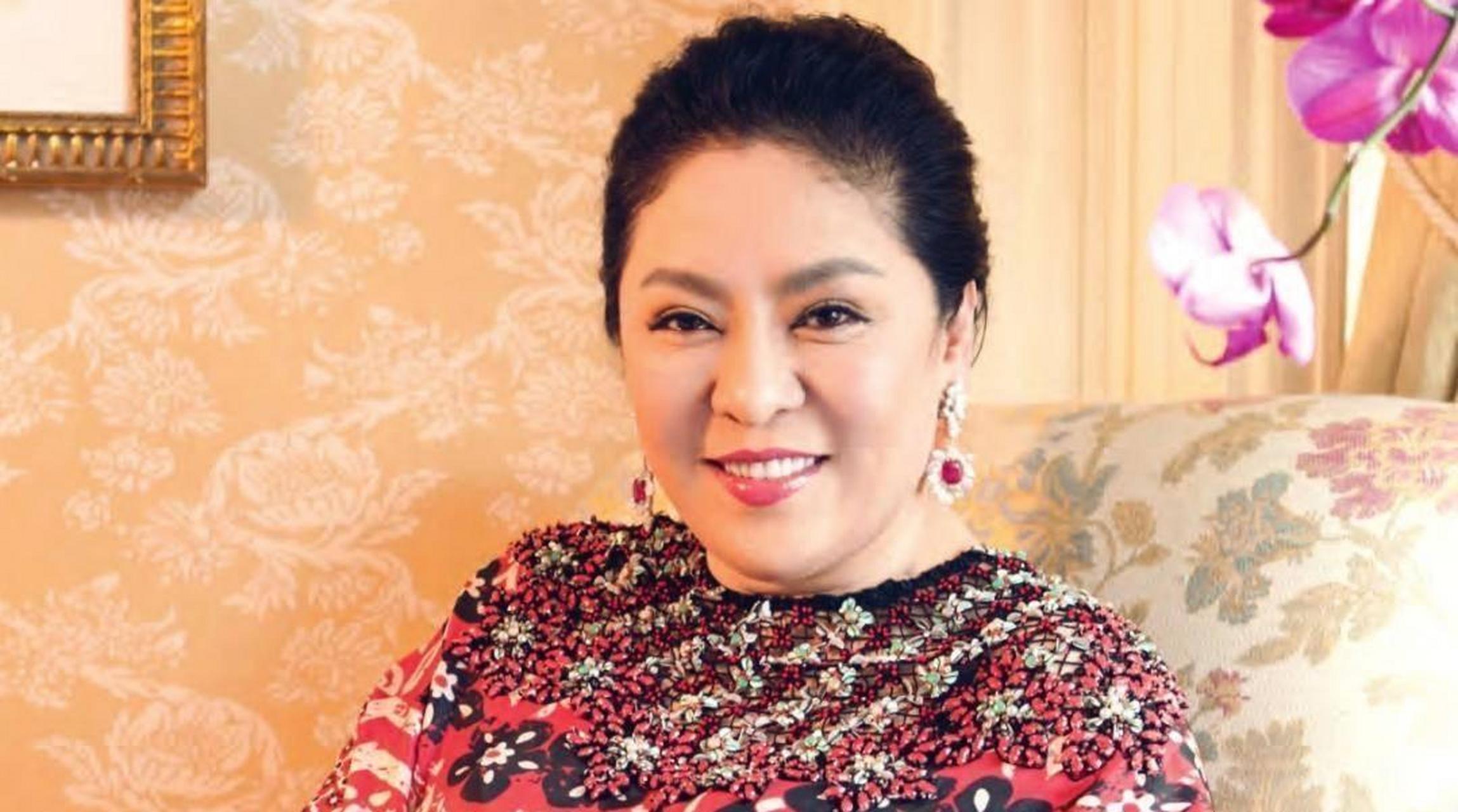 11月11日,怀化剪发走红的李晓华被向太喊话要带儿子向佐去她那里剪发