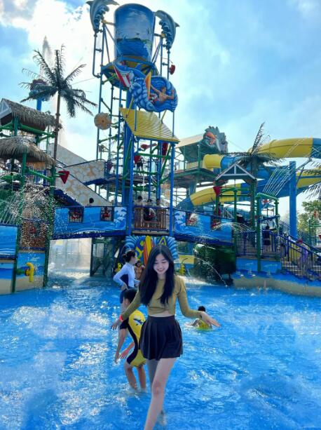 暑期,武汉玛雅海滩水公园也太好玩了,有超多漂亮的小姐姐,成为一道