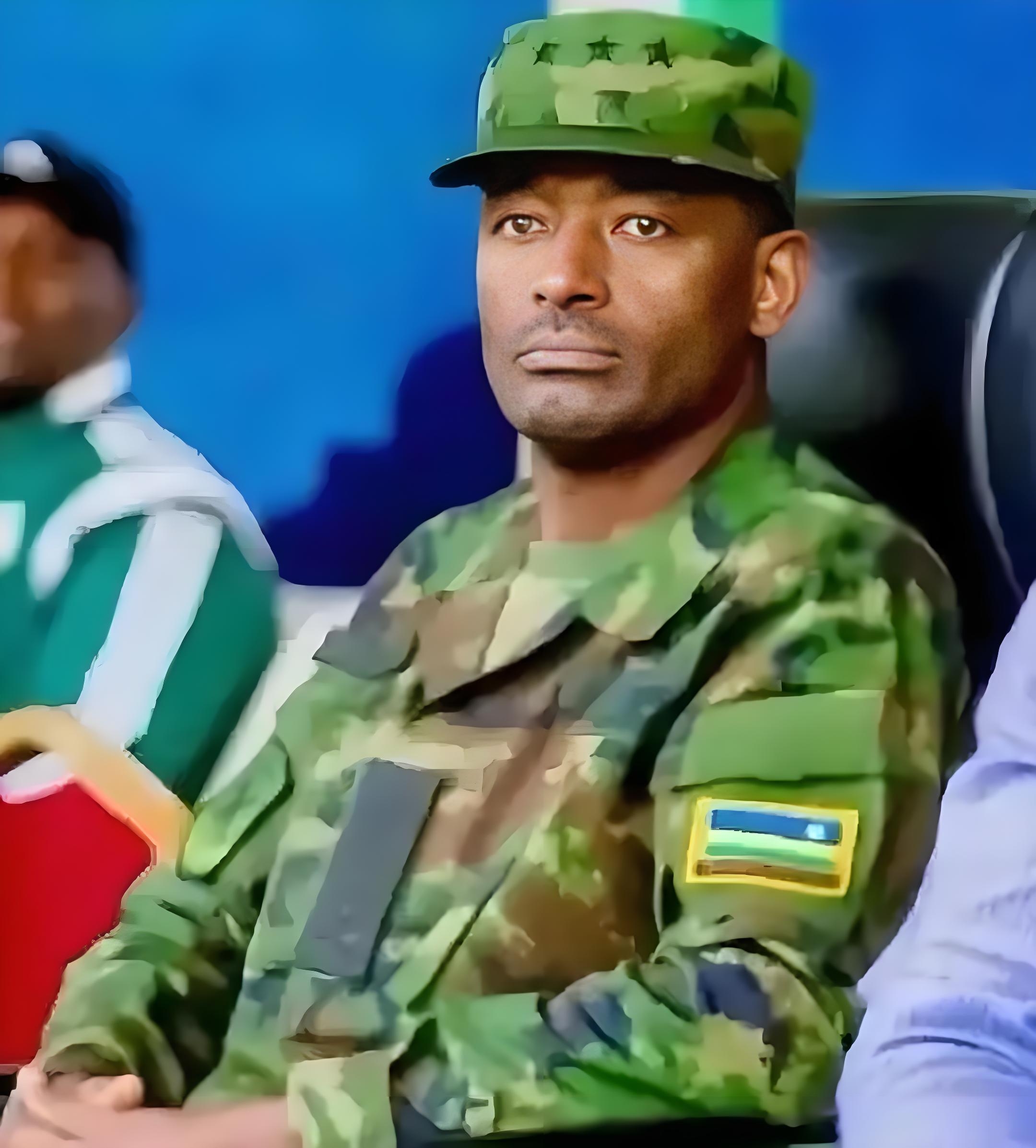 卢旺达军队总参谋长穆巴拉克是中国国防大学将官班学生,这次他率领