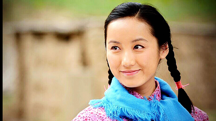 秀莲从山西远嫁到陕北,进了孙少安家的门,从此成了孙家媳妇儿