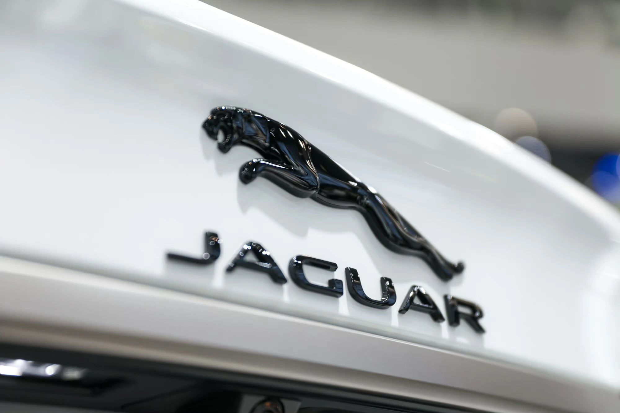 车标是豹子的汽车品牌通常指的是捷豹汽车,捷豹汽车它是英国豪华汽车