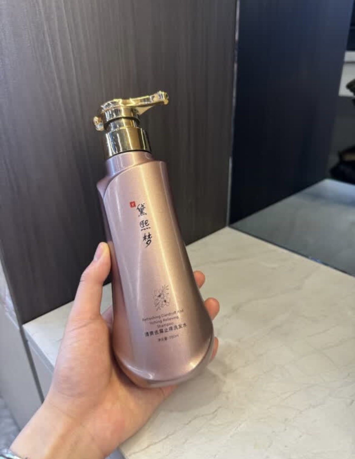 死党按头安利!这洗发水太绝了家人们,最近"油头星人"的苦谁懂啊!