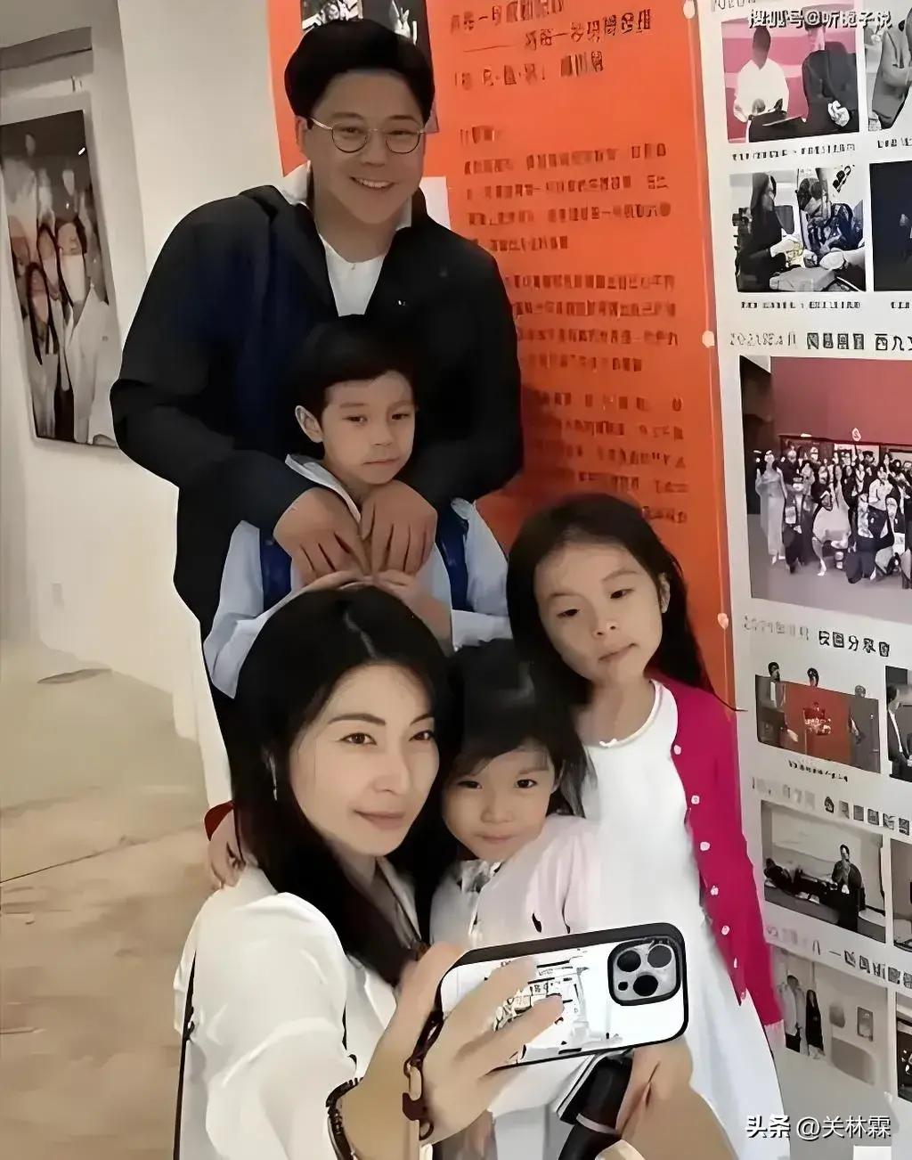 郭晶晶在产房生下长子那一刻,90岁的霍家太奶奶吕燕妮,不管腿脚不方便