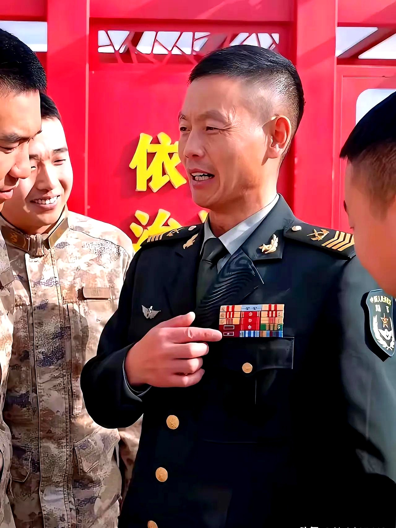 现在,这位"一级军士长"级别的老兵面临转业,他就想知道,像