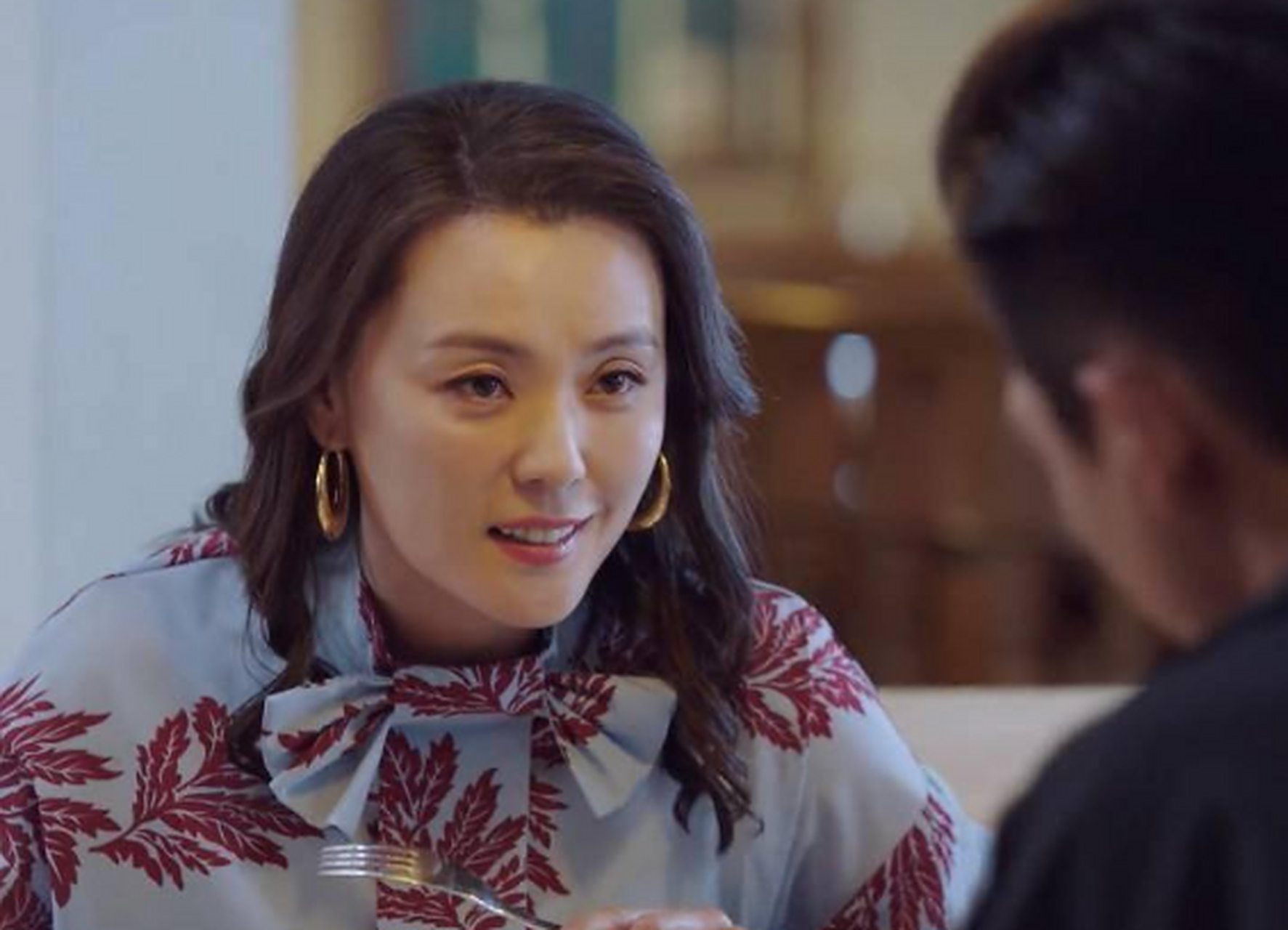 或许对于梁爱琪而言,婚姻并非人生的必选项,她的世界早已被事业填满.