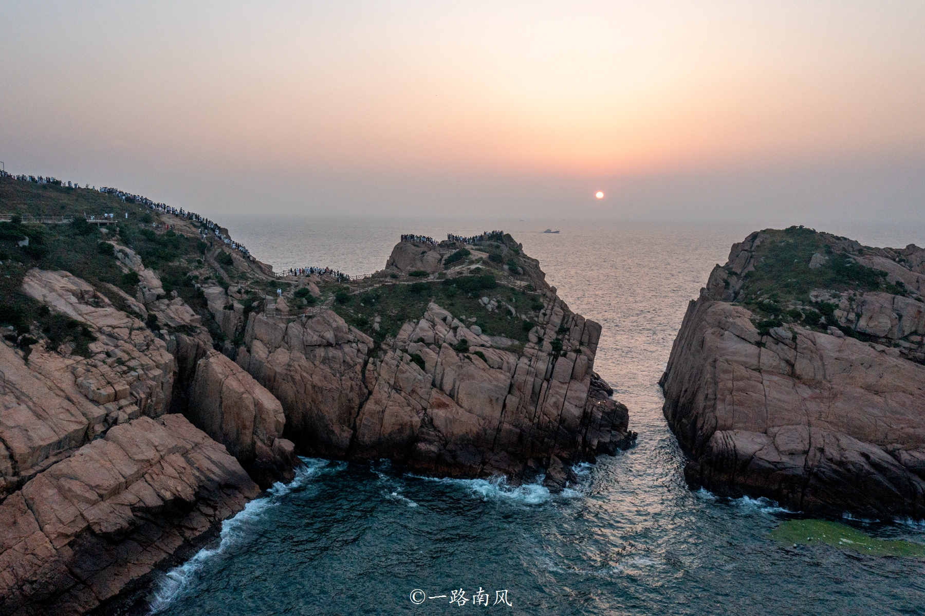 嵊山岛是中国大陆最东的岛屿,也是最神秘的岛屿之一.前往嵊山岛,最佳