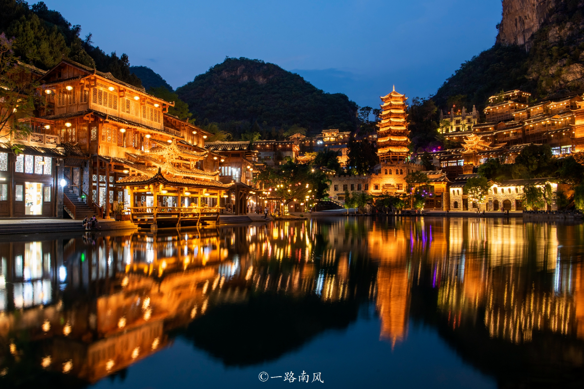 黔西南州是贵州省目前唯一没有通高铁的市州,堪称贵州最后的秘境,因为