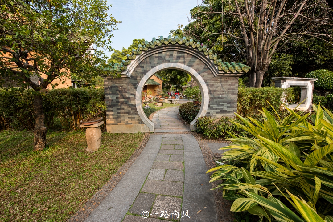 今天是一年一度的中秋佳节,但是明天就要上班了,很多