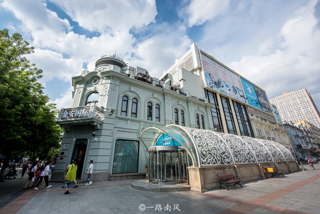 这个城市就是黑龙江省的省会哈尔滨.自从去年爆红后,被称为"尔滨"