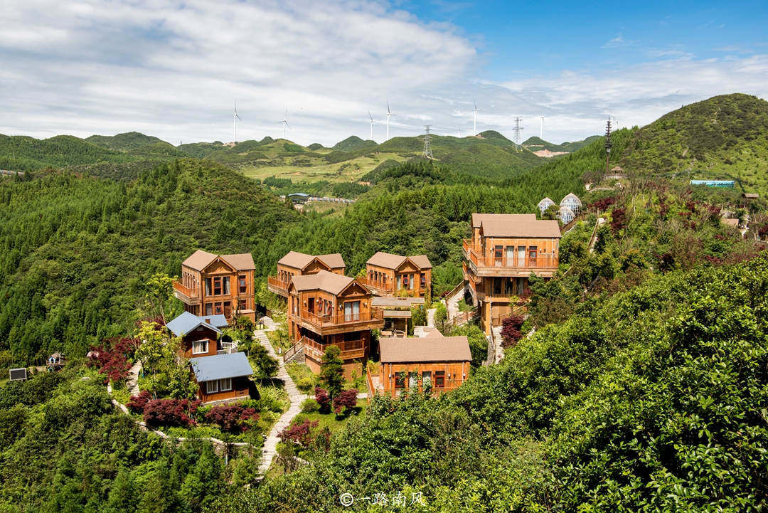 在中国众多避暑城市中,只有贵州省六盘水市拥有"中国凉都"的称号