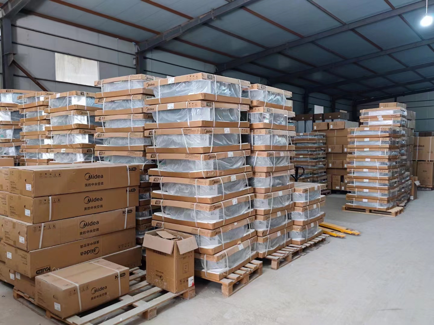 这不仅仅是一台空调,它是夏日里的温柔守护者,冬日里的温暖小太阳!