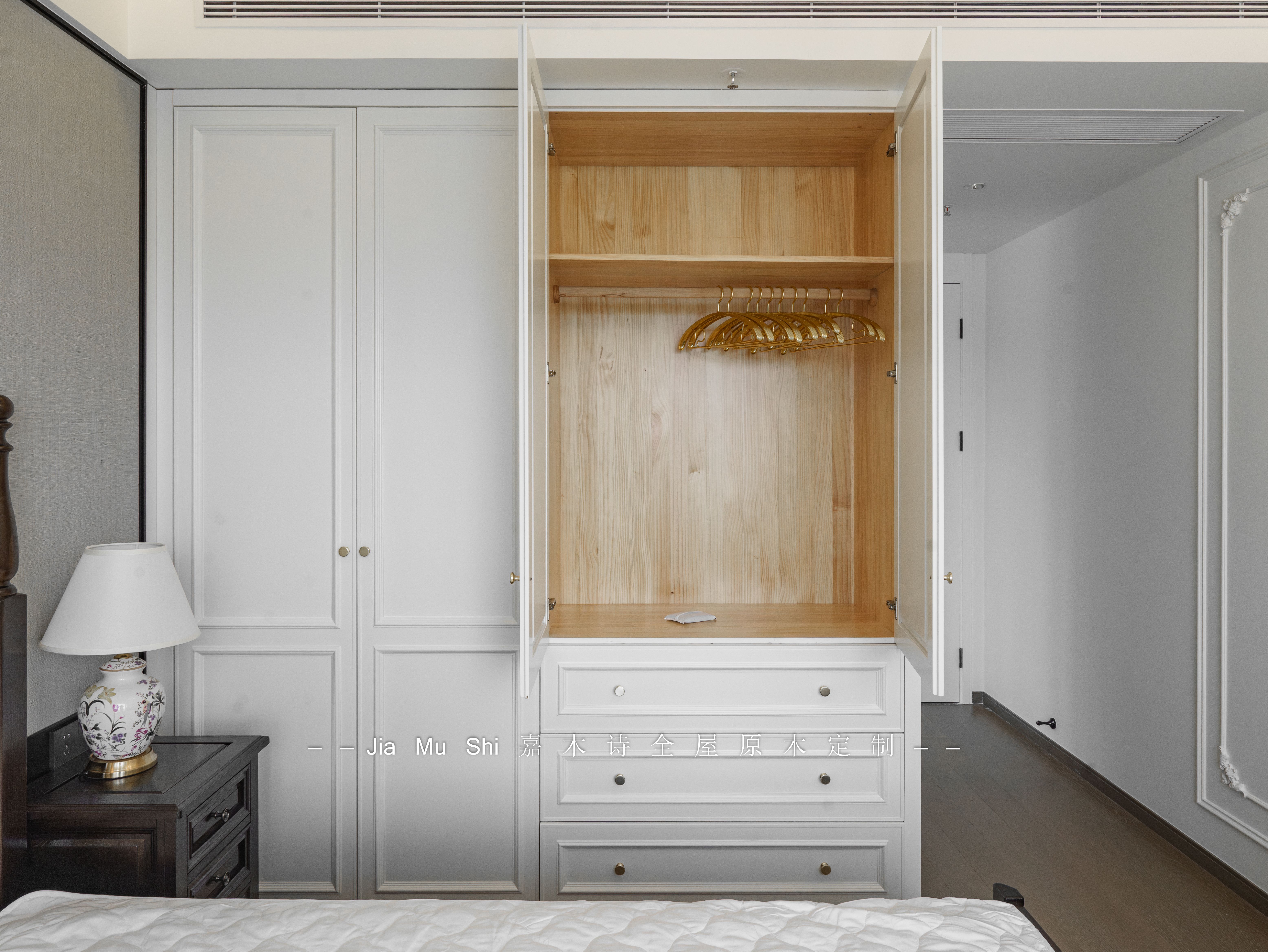 好看是好看,经不住费钱呀,装修不都是勒紧裤腰带吗?