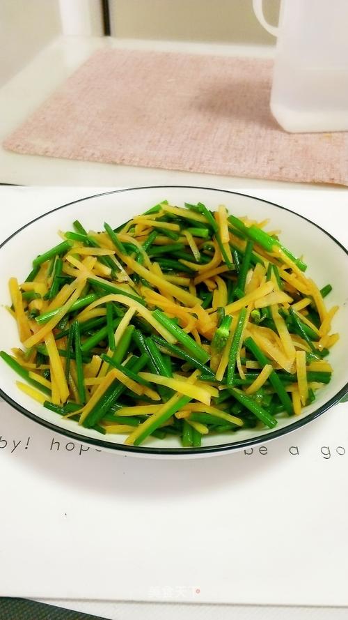 韭菜土豆丝图片韭菜土豆条家常菜食材特写内蒙菜韭菜土豆丝韭菜土豆片