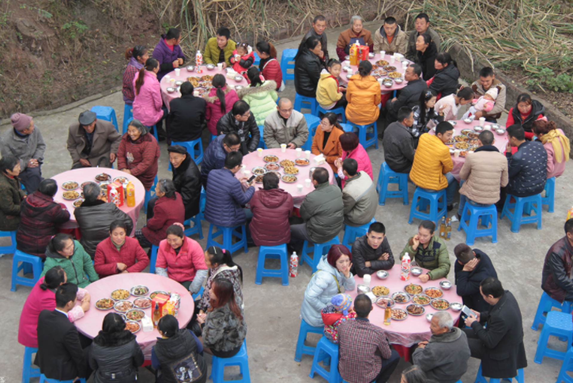 没想到的是,远在北京的二伯,竟不远千里赶来祝寿