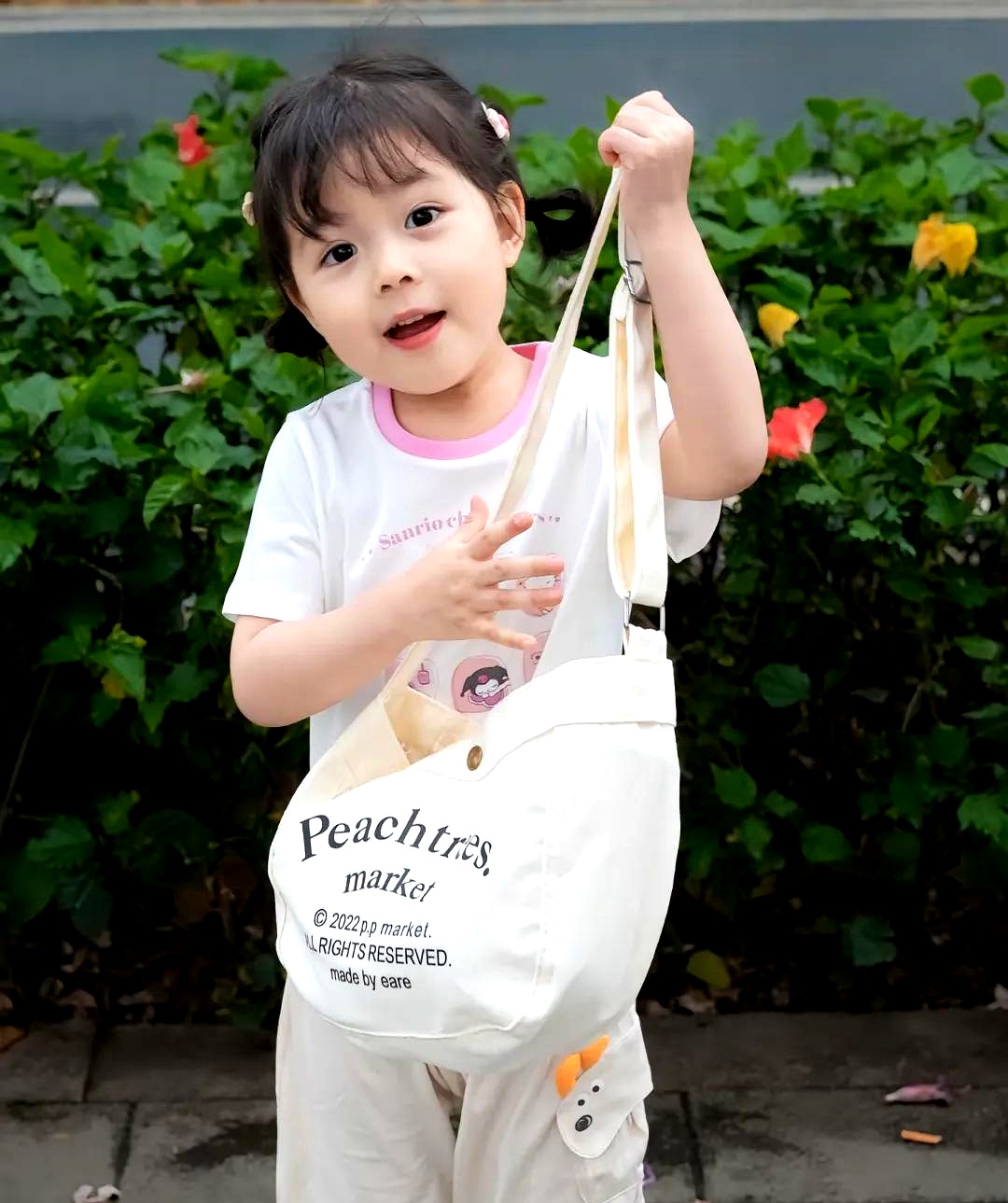 这个小女孩的妈妈见撂匪稍系呐笱劬 小女孩可爱小女孩真人