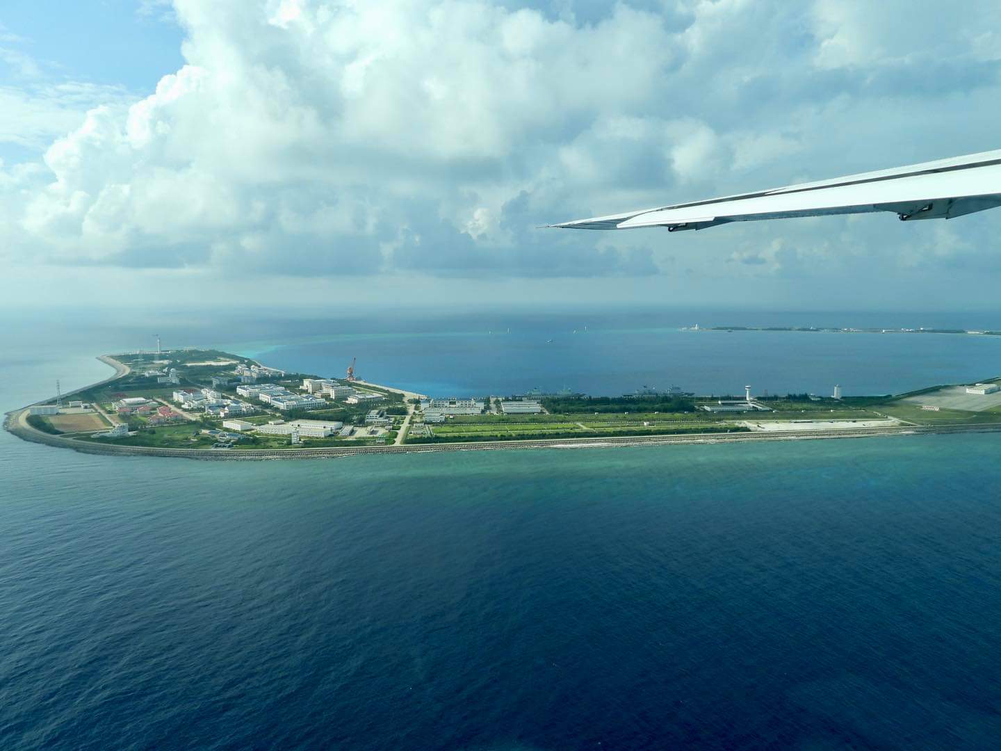 高清大图分享,菲律宾记者航拍的中国南沙渚碧岛照片,比视频更具细节