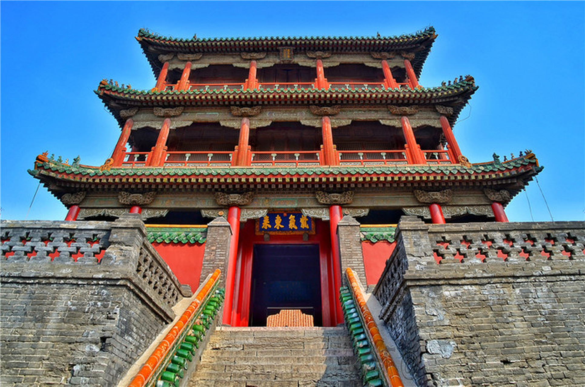 其中,凤凰楼作为沈阳故宫的最高建筑,更是展现着皇家建筑的雄伟与精致