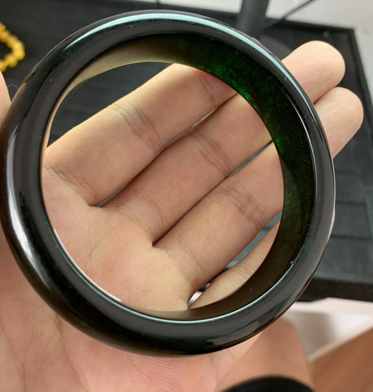 酸洗注胶染色石英岩冒充墨翠翡翠手镯,真的是大开眼界!