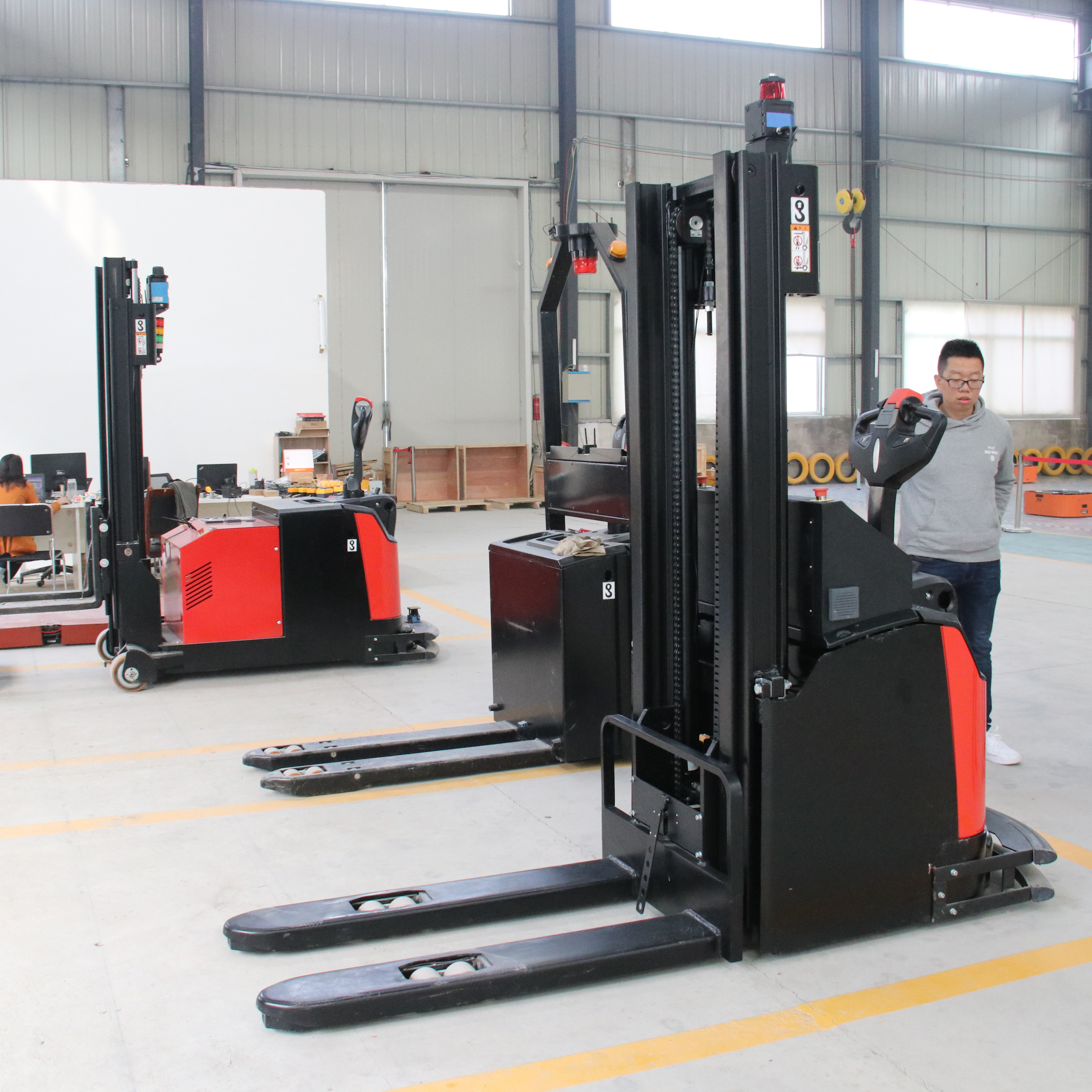 定位疚奕瞬娉的疽衔奕瞬娉嫡掌娉当苷喜娉嫡掌奕 搬运车海康无人