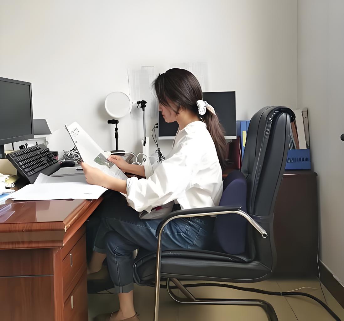 你们有没有这种感觉,但凡在政府大楼,机关单位里上班的女生,哪怕只是