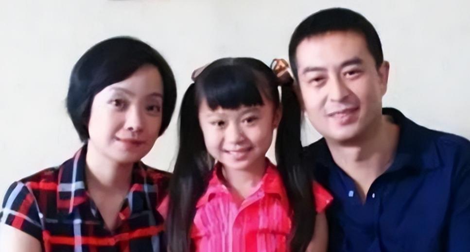 张嘉译,原名张小敬,1970年出生于陕西西安