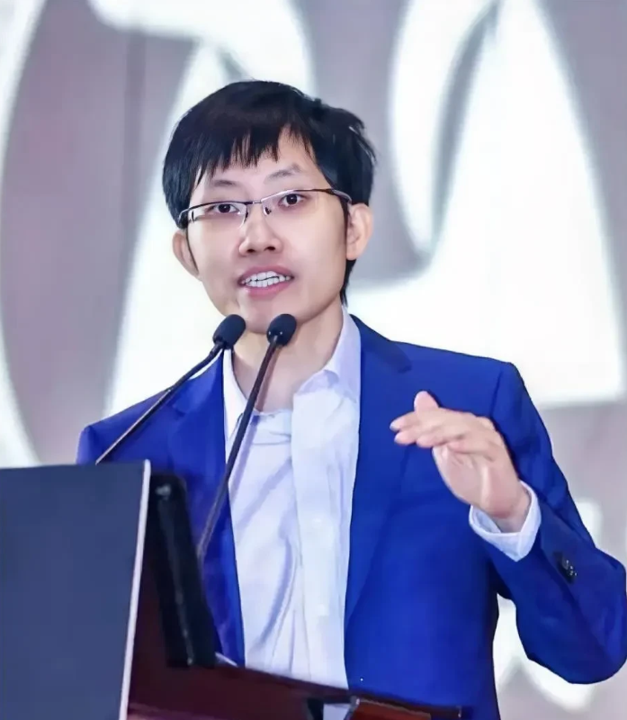 一年时间,天翻地覆!