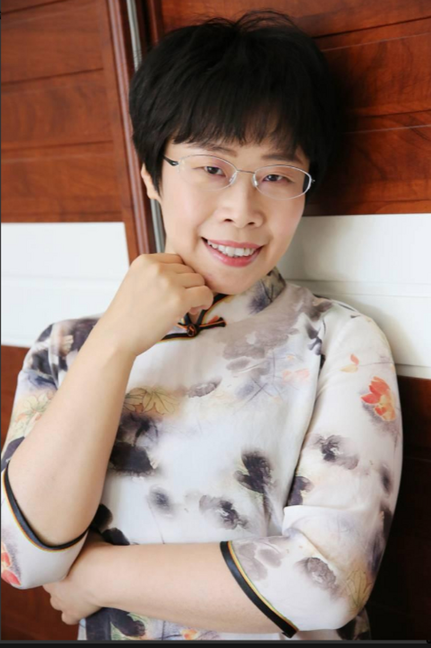 北大才女蒙曼48岁仍然没有结婚,当被人问到:"你最想和谁结婚"时,蒙曼