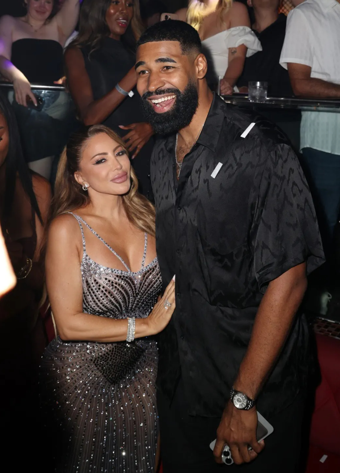 炽夏争锋赛# 阿姨的生日,皮蓬前妻拉尔萨举办了自己的51岁生日趴,31