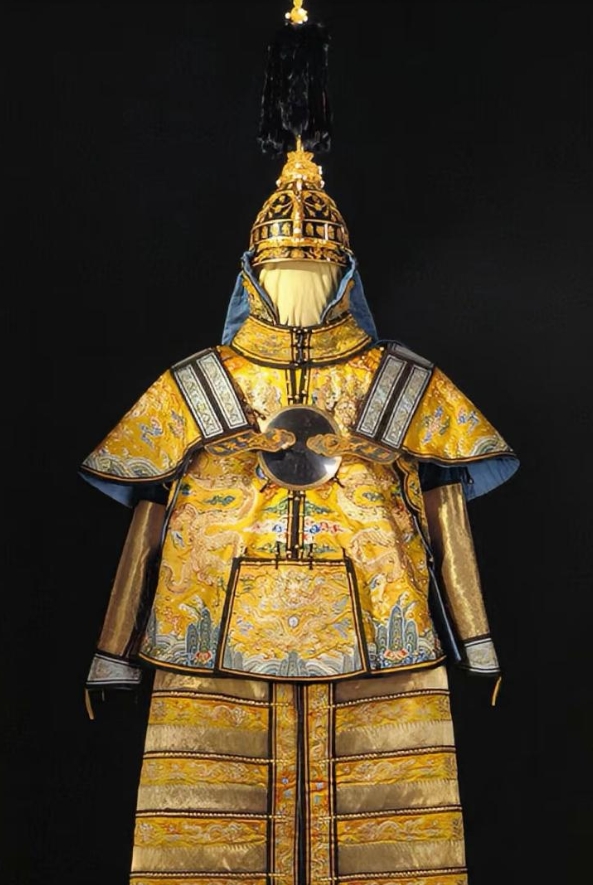 1973年,故宫竟把3000套清朝御林军铠甲当员工福利出售,每套仅售5毛钱