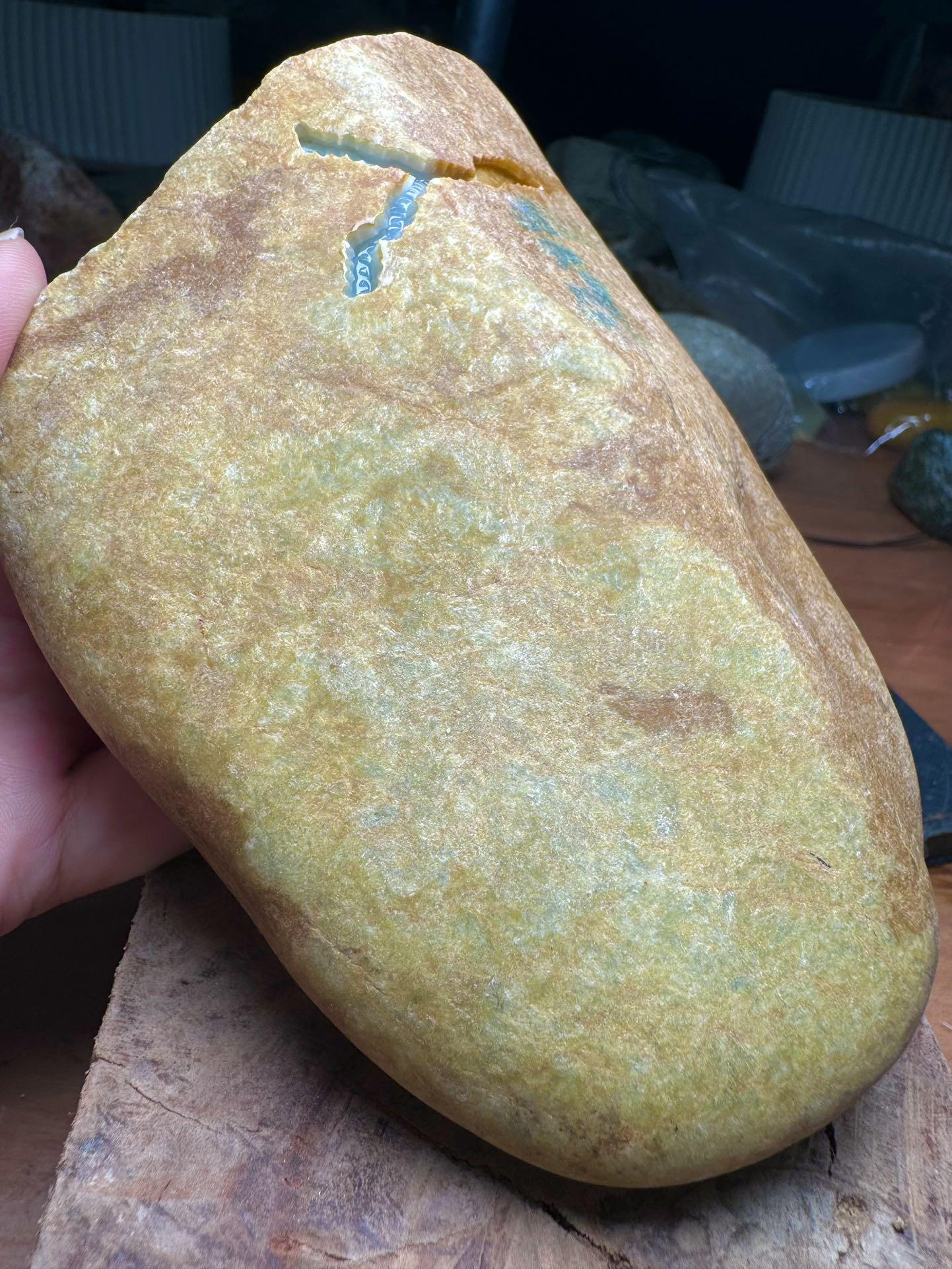 翡翠厂家炒料(炒作翡翠算诈骗吗) 第2张