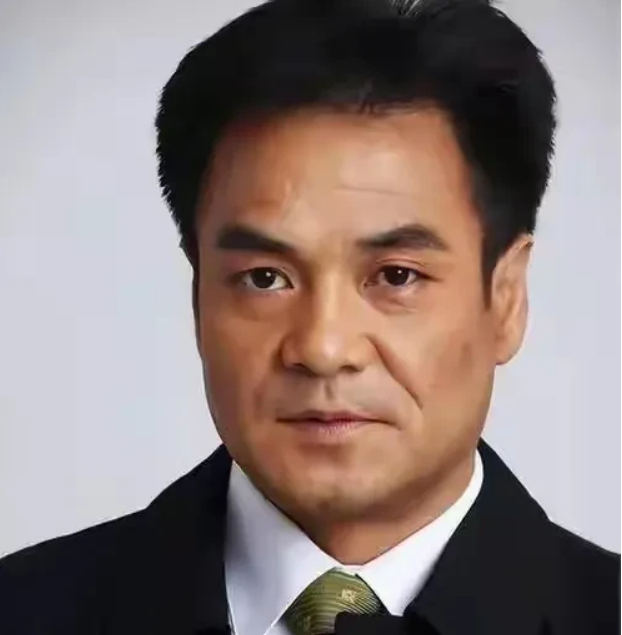 发现娱乐圈隐藏的 "反卷达人" 尤勇智了!