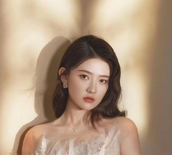 女星梁洁最新高清写真集上线,性感造型引发热议,粉丝直呼惊艳