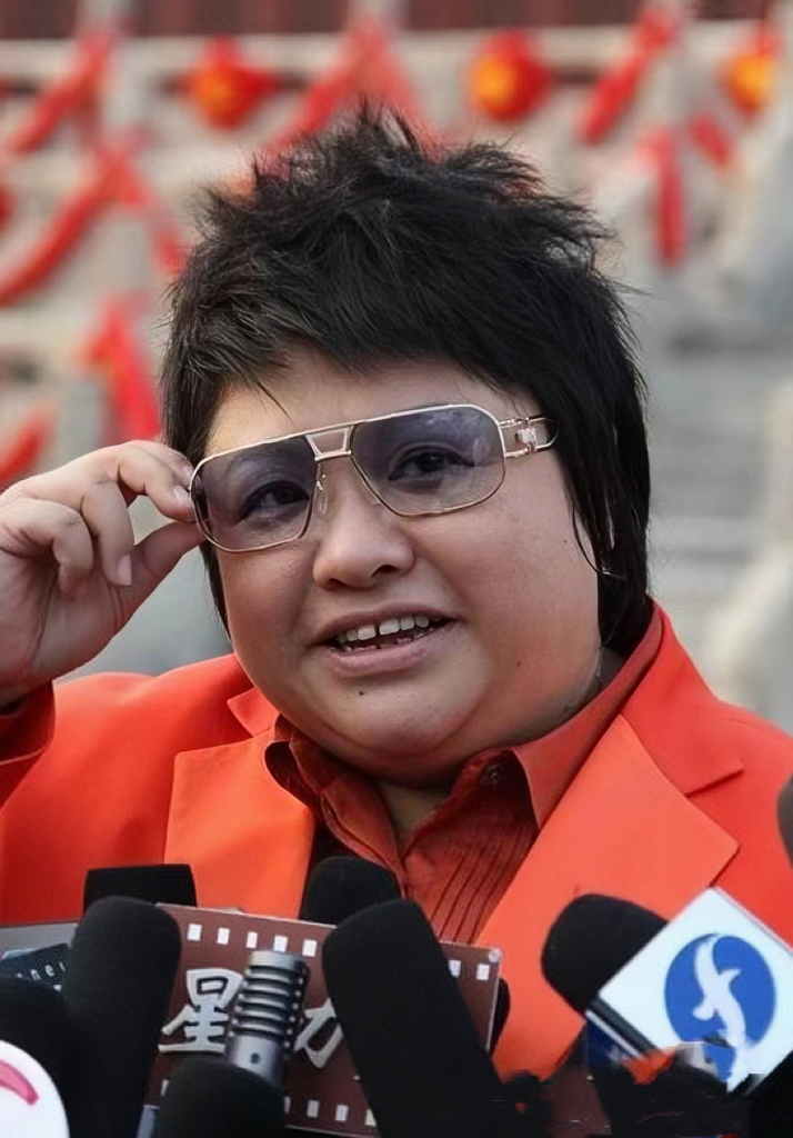 相貌平平无奇的韩红,在学生时代也是校花