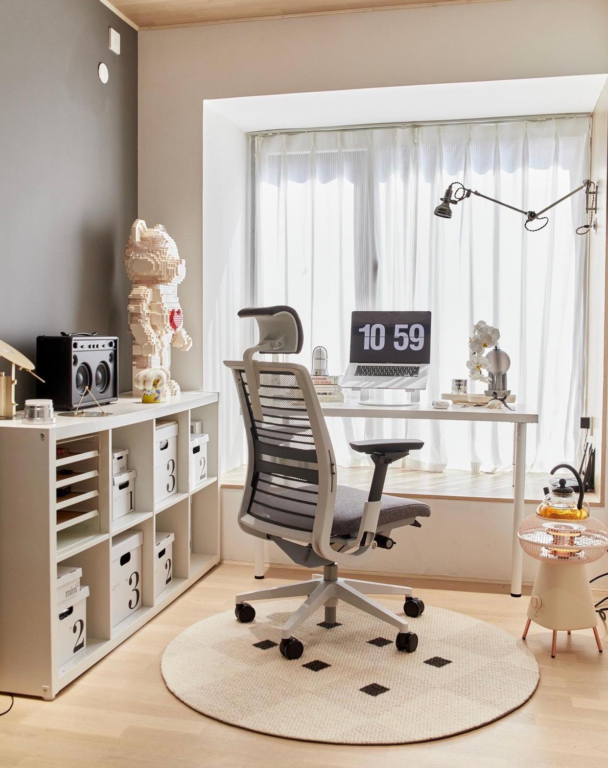 来我四平米的小书房坐坐吧～