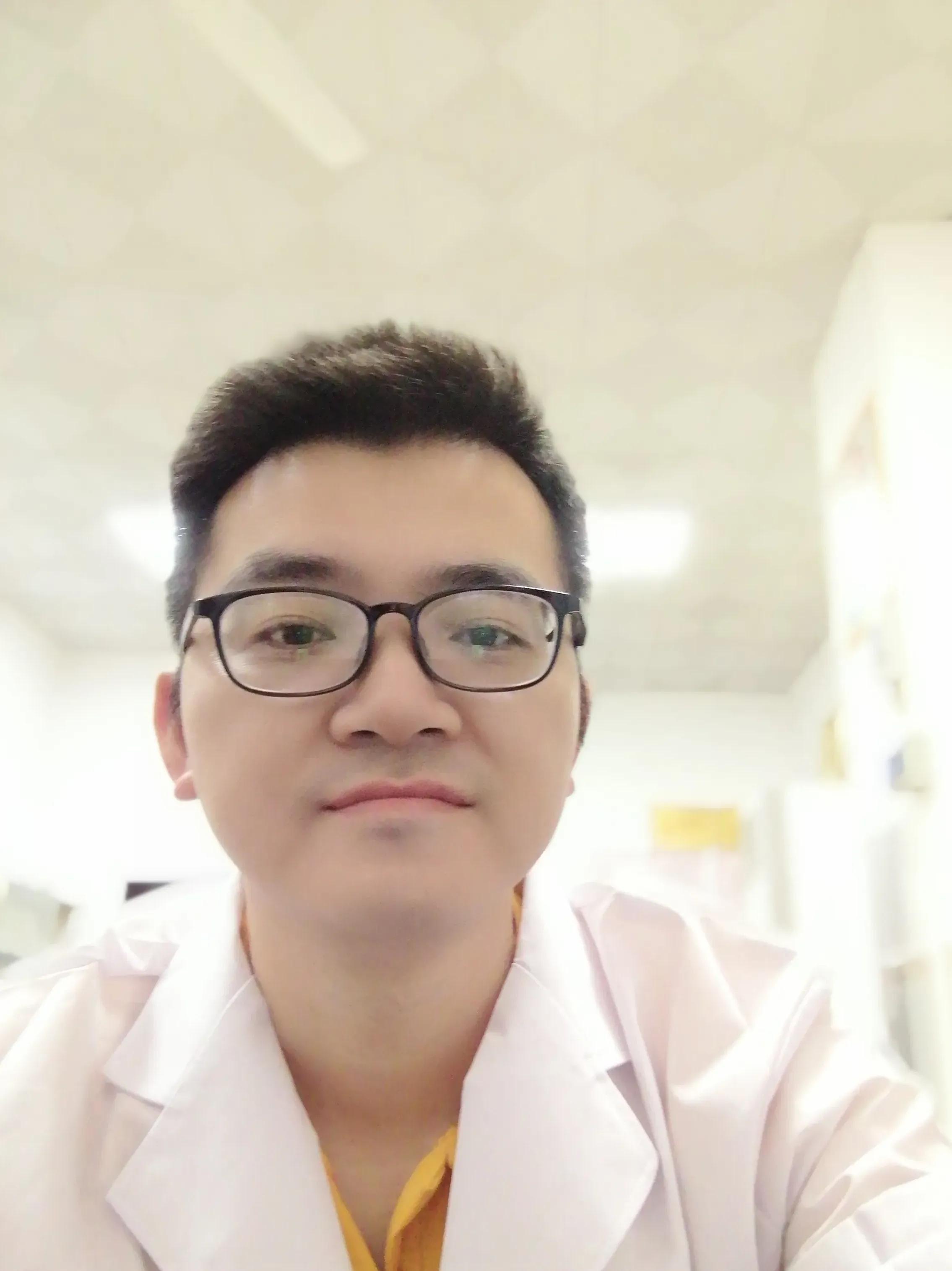 今年很多基层医院已经不发绩效工资了,只是发基本工资