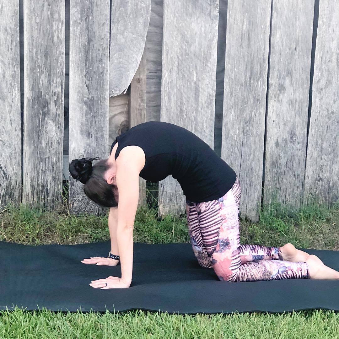 怎样改正孩子的拱背拱背的照片运动员背部拱形腰部拱桥的正确图片正常