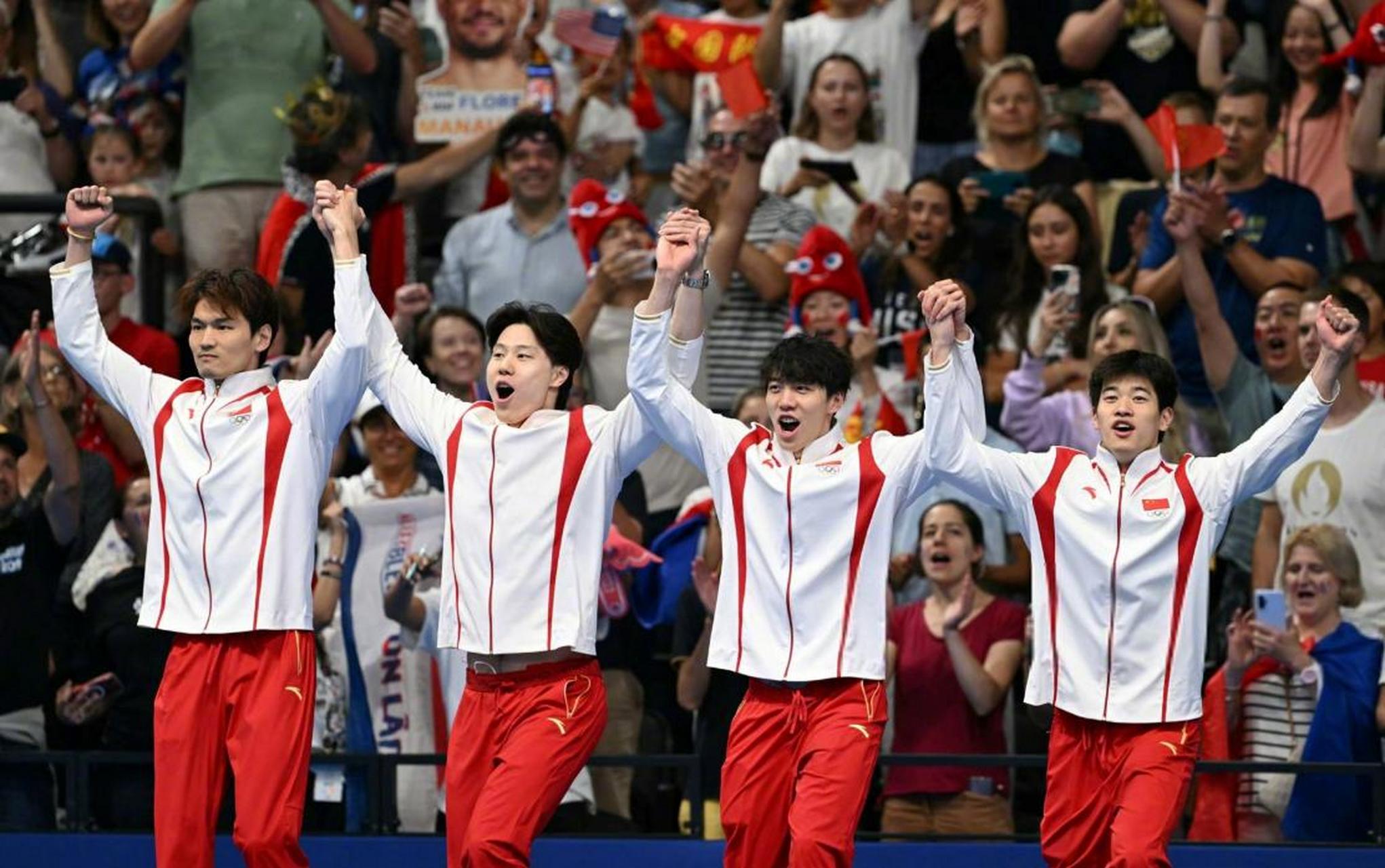 今日凌晨,在巴黎奥运会游泳男子4×100米混合泳接力决赛中,我们游泳队