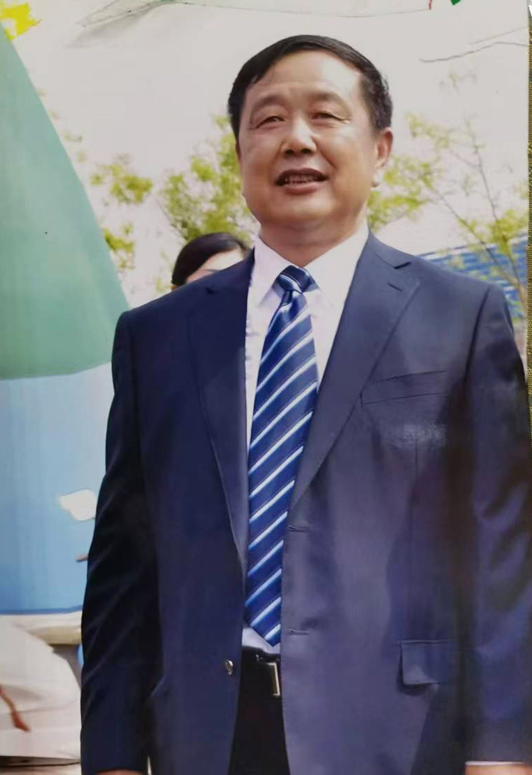 1953年出生于山东省寿光市,初中文化,从小务农