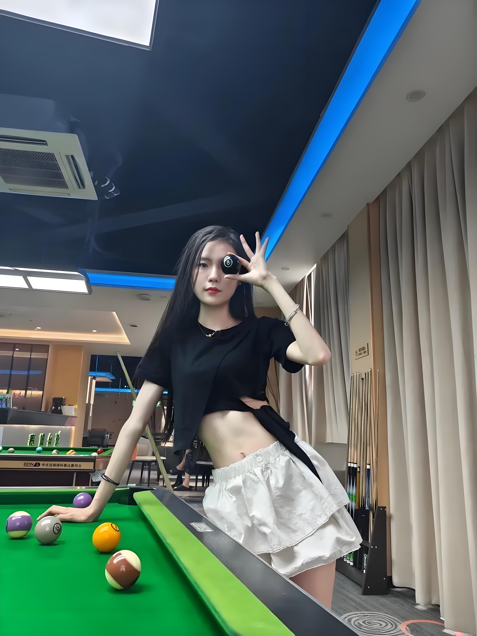 有人吐槽陪练穿得太暴露老公每月在台球室烧钱上万纯打球哪要花这么