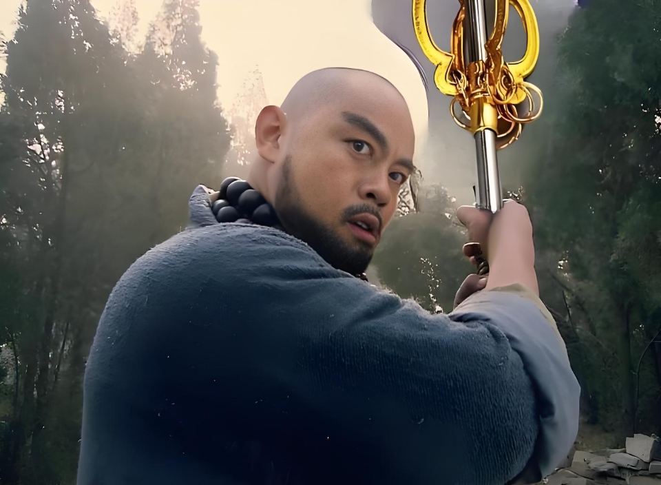 在《水浒传》中,鲁智深在六和寺圆寂,武松在此出家为僧,林冲则因病在